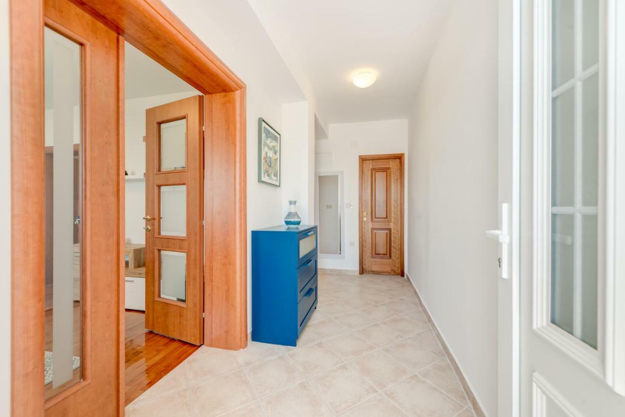 Apartmani Mirta Omiš Exterior foto